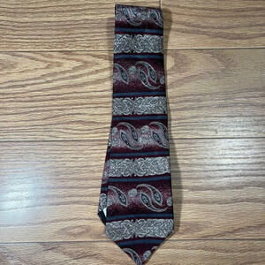 Surrey Paisley Tie